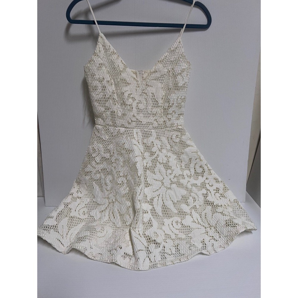 Charlotte Russe White Floral Lace Mini Dress V-Neck Fit & Flare NWT Small